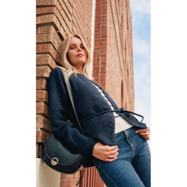 2b7d7455-b159-4adc-aaa7-f209799d222c.53000c1cf760c194c673ef6c7dddf43a Black Crossbody Handbag